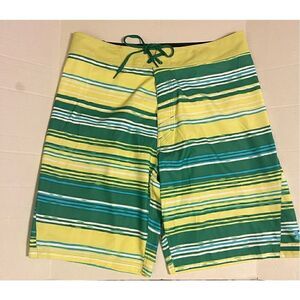 Green Under Armour UA Surf Board Shorts Loose Mens 38 Heat Gear Swim Trunks